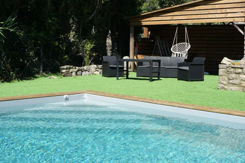 Stone house river view with swimming pool - Image 1