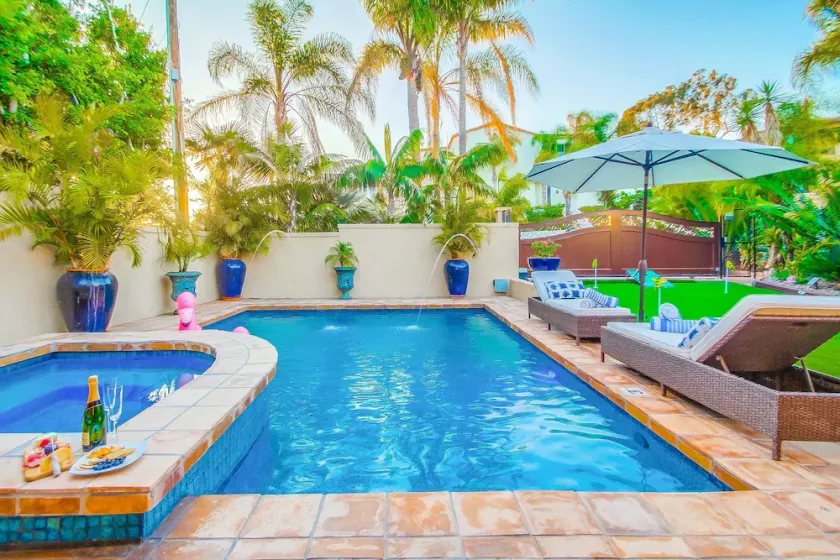 ♥ Casa Paradiso – Ett privat lyxigt semesterhus i ♥ of the City: Putt-Putt, pool, utsikt, plats! - Image 1