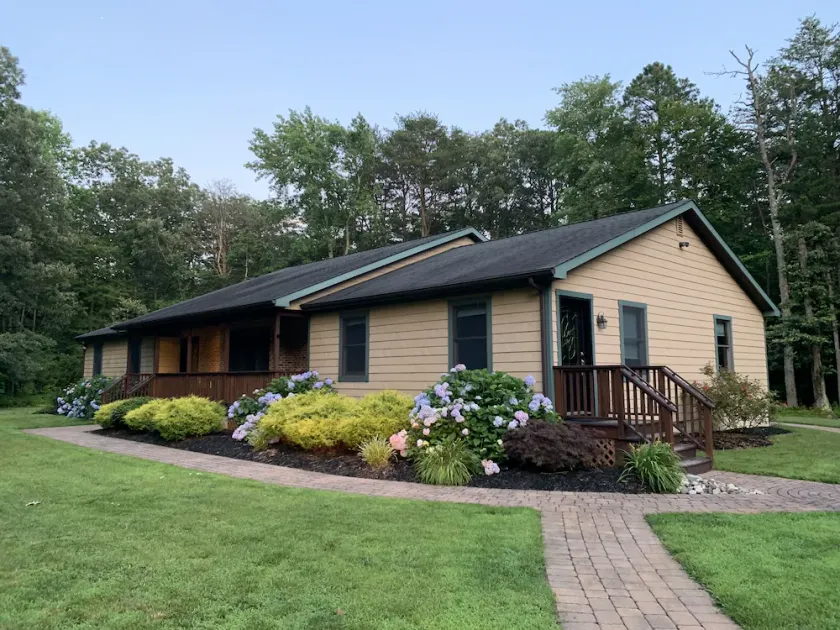 Perfect getaway for large families who love the woods and beach!! - Image 1