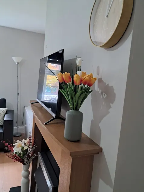 2 Bed Home - Parking Wifi Smart Tv - Image 1