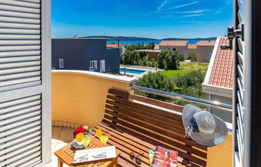 Stunning apartment in Kastel Kambelovac - Image 1