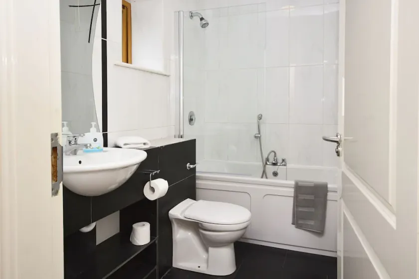 Apartment 711 - Letterfrack - sleeps 4 guests  in 3 bedrooms - Image 1