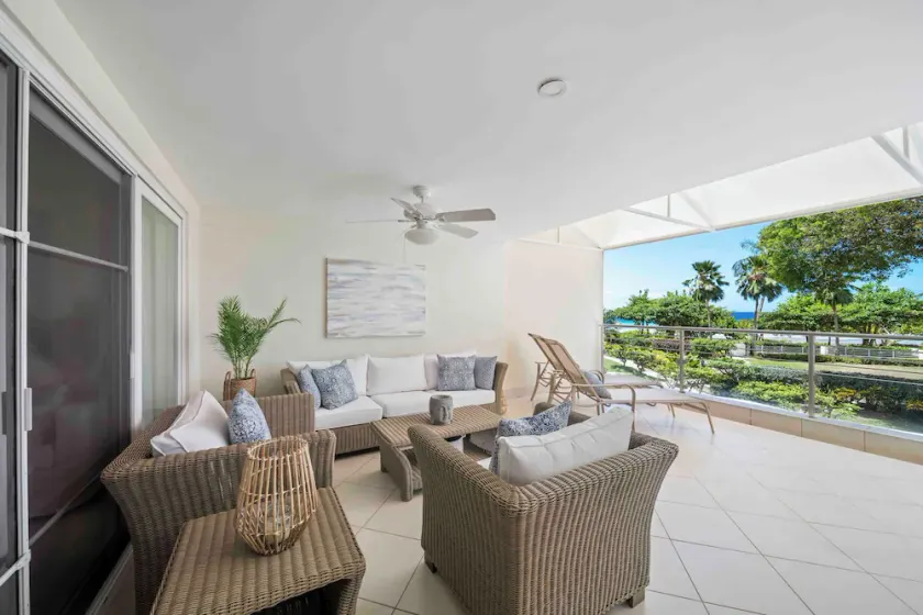 Palm Beach Villa 204 - Image 1
