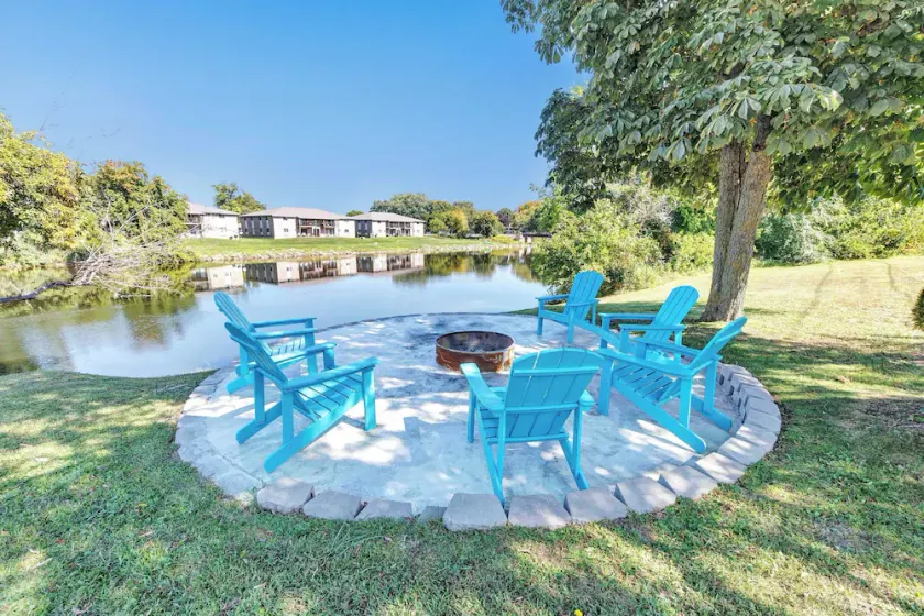 Lazy River Villa - Hottub! Fenced Yard! Sleeps 13! - Image 1