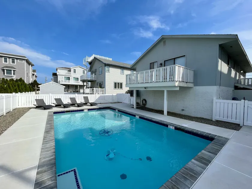 Renovated Home with Heated Pool 3 Bed/2 Bath - Sleeps 6 - Image 1