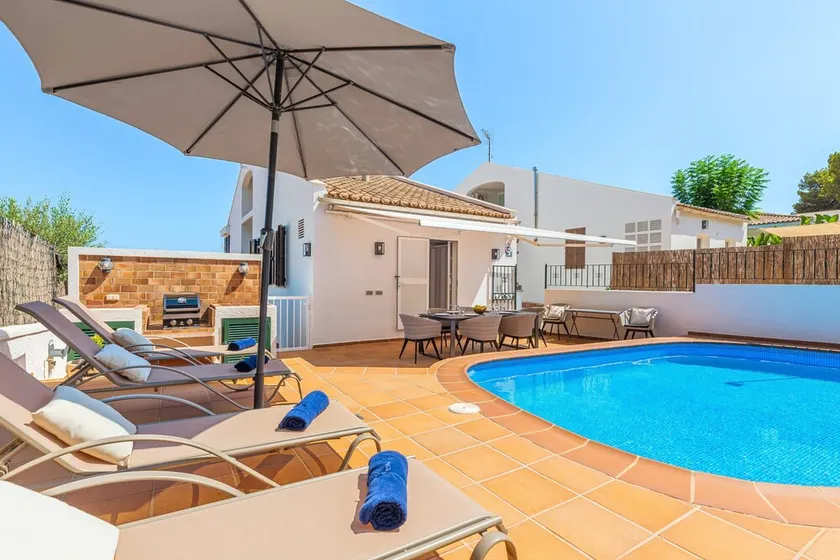Casa de férias 'Ca Na Luisa' com vista para o mar, Wi-Fi e ar condicionado - Image 1