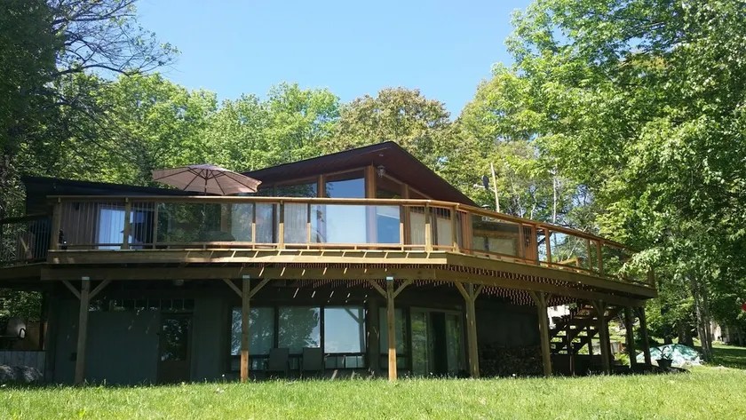 Cardinal Pines Luxury Lakefront Cottage by Beautiful Halls Lake! - Image 1