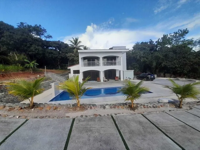 Beautiful house between beach and mountains - Image 1