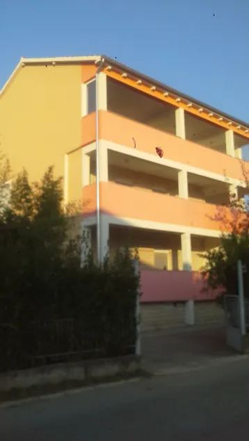 Kuca za odmor i pogledom na more za privatnu upotrebu - Image 1