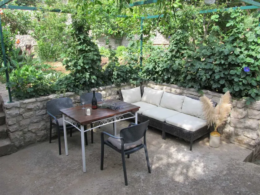 Cozy apartment for two with a pet-friendly environment - Image 1