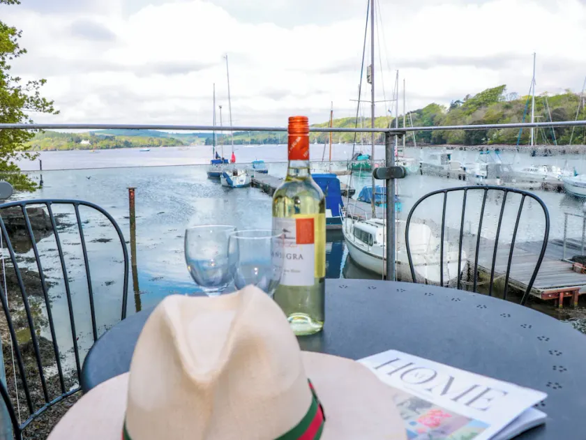 SPANISH BOATHOUSE, romantic, with a garden in Galmpton, Torbay - Image 1