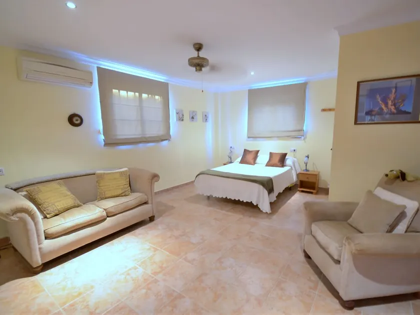 Super Open-plan living Studio Apartment Countryside location. - Image 1