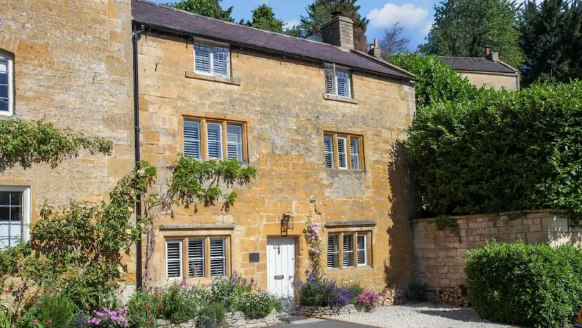 Sage Cottage, Blockley - sleeps 6 guests in 3 bedrooms - Image 1