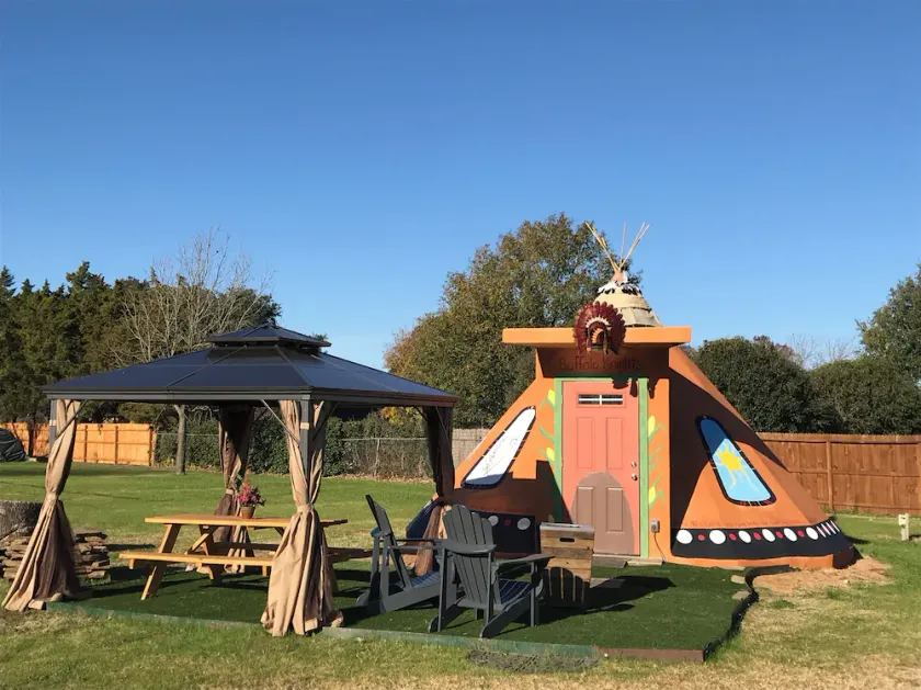 Cozy Glamping Tipi at edge of 180-acre Nature Park with Pool & Pickleball Access - Image 1