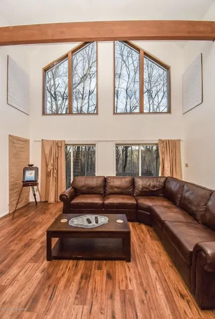 Cozy home in Poconos: Fireplace, Views. - Image 1
