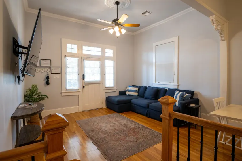Historic Gem w/ Jacuzzi / Prime Streetcar Spot - Image 1
