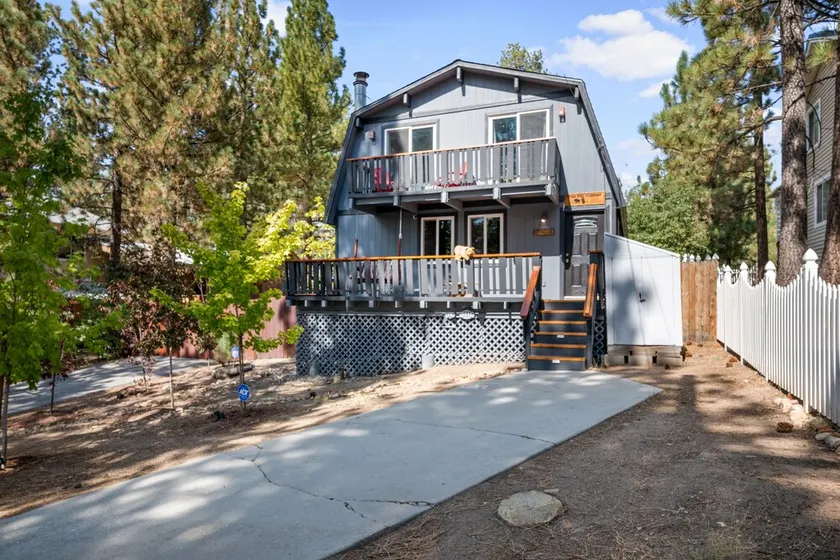 Bear PAC Hideout - Walk to Village, Fireplace, Game Room, Pool Table - Image 1