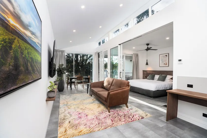 Clare Hillside Apartments - Image 1