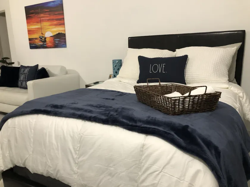 Private, Cozy Studio close to everything you need! - Image 1