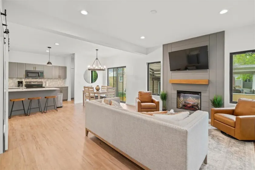 Modern 4 Bed/3.5 Bath Farmhouse Steps to Downtown CF! - Image 1