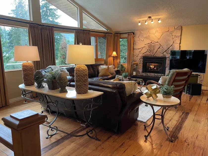 Beautiful Lake Whatcom/Sudden Valley House Rental steps from the water - Image 1