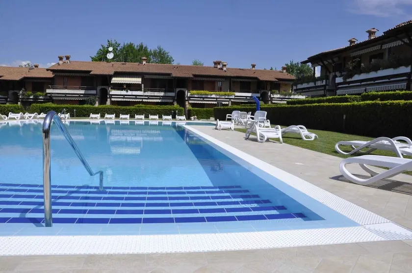 Holiday apartment near the center with swimming pool, air conditioning, parking lot - Image 1
