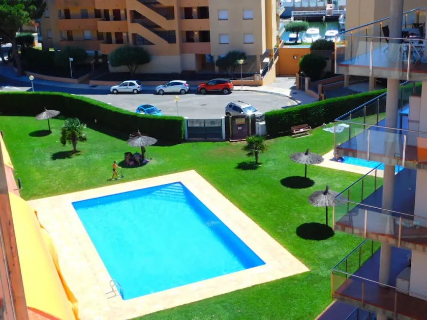 A222 Rental apartment with 2 bedrooms, swimming pool, parking, Roses - Image 1
