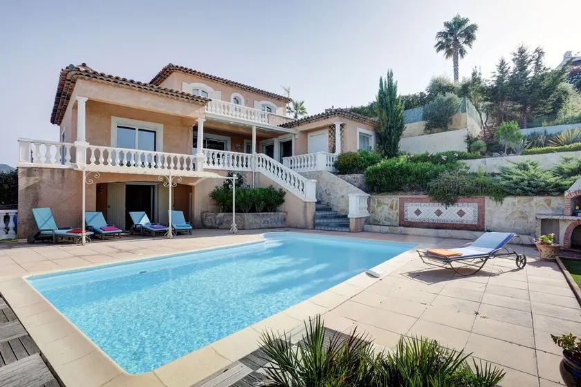 Villa Exclusive Dans L'esterel Frais et Calme à Frejus - Image 1