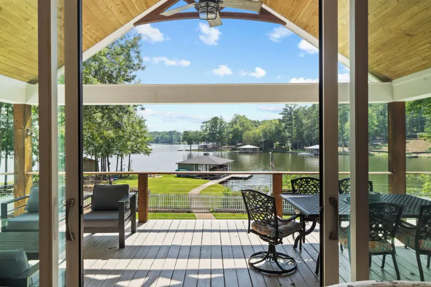 Incredible Lakefront Sunsets at the completely renovated Paradise Pointe - Image 1