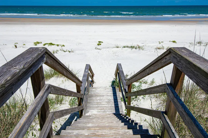 Ocean view 'Atlantic dream' w/pool & spa, wraparound balcony, steps to beach - Image 1