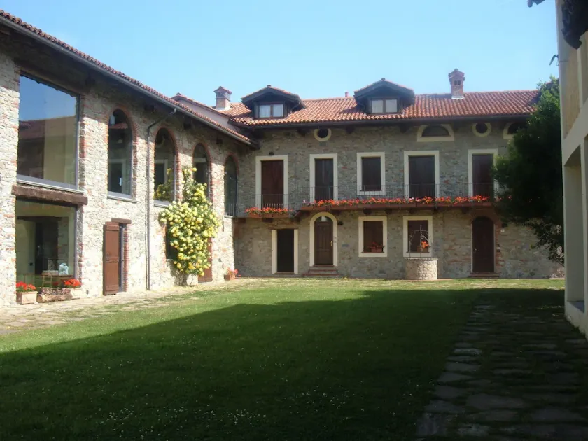 Farmhouse with a view of Monferrato - Exclusive structure! 35km from the sea - Image 1
