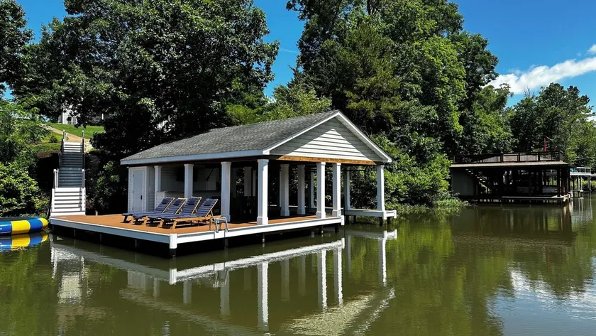 6000sf Luxury Home on Main Lake Cove – minutes off I-85 - Image 1