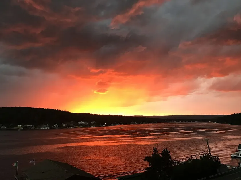 Harveys Lake, PA - Spektakulär närvaro och utsikt över sjön! - Image 1