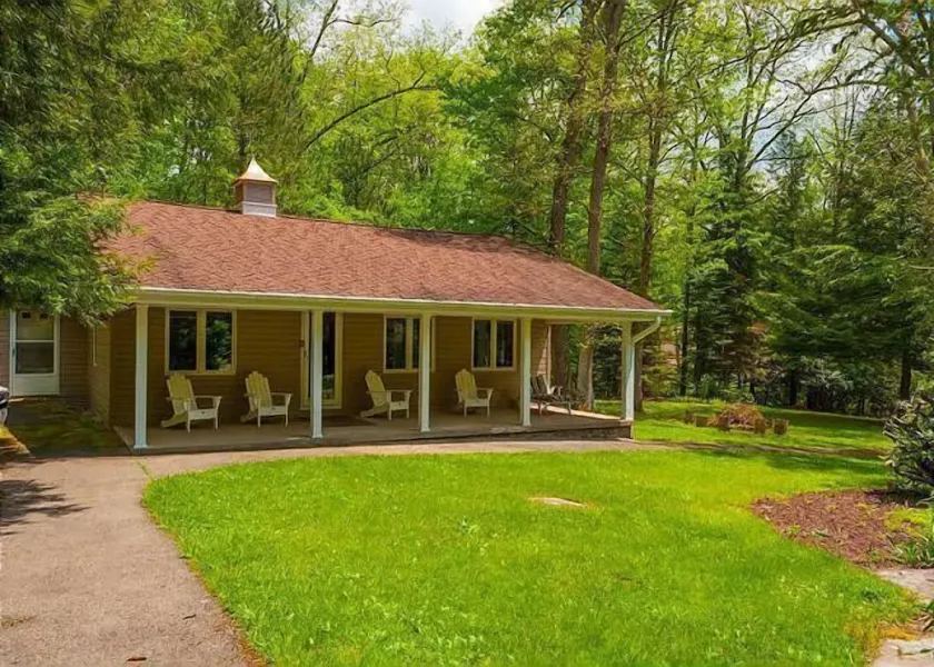 The Pebblestone Cottage - Quaint Countryside Escape - Image 1