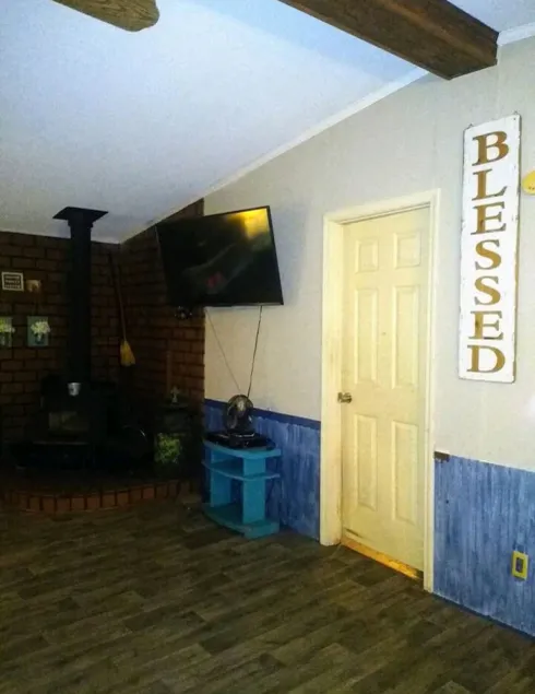 Beachy Farmhouse Cottage - Image 1