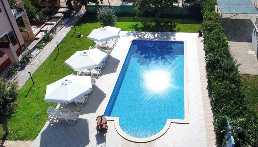Studio con piscina e aria condizionata - Image 1