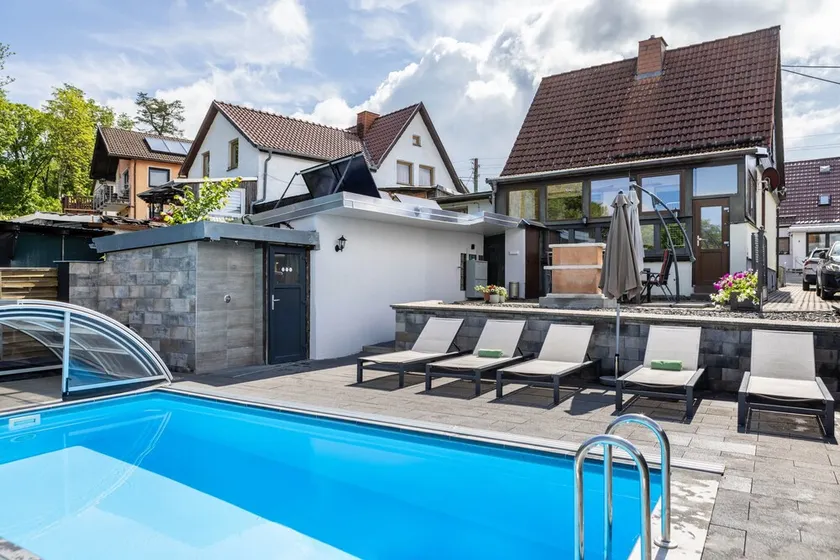 Casa vacanze 'Eisfelder Blick' con piscina privata, terrazza privata e Wi-Fi - Image 1