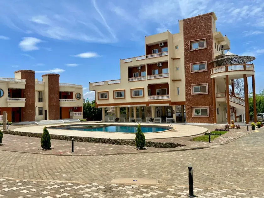 SALLY BEACH HOTEL YENNE - Image 1