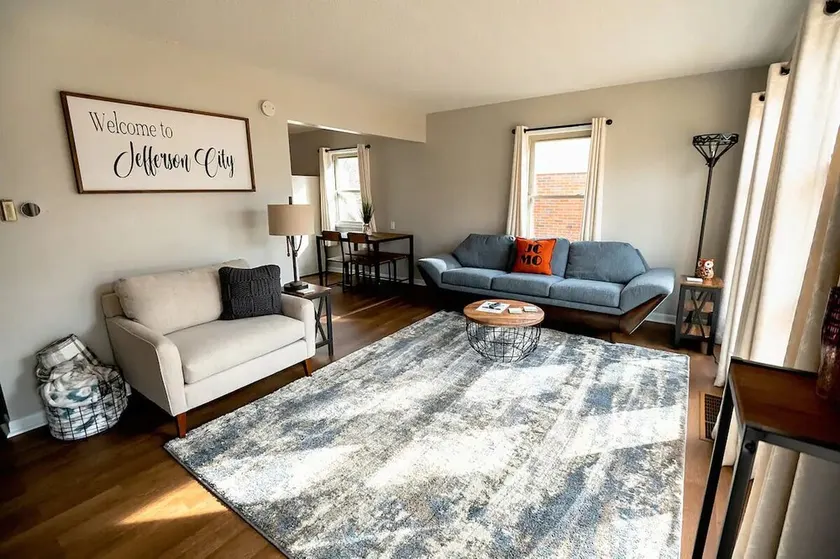 2BD, 1BA Home. 5-10 Minutes to ANYWHERE in JCMO! - Image 1