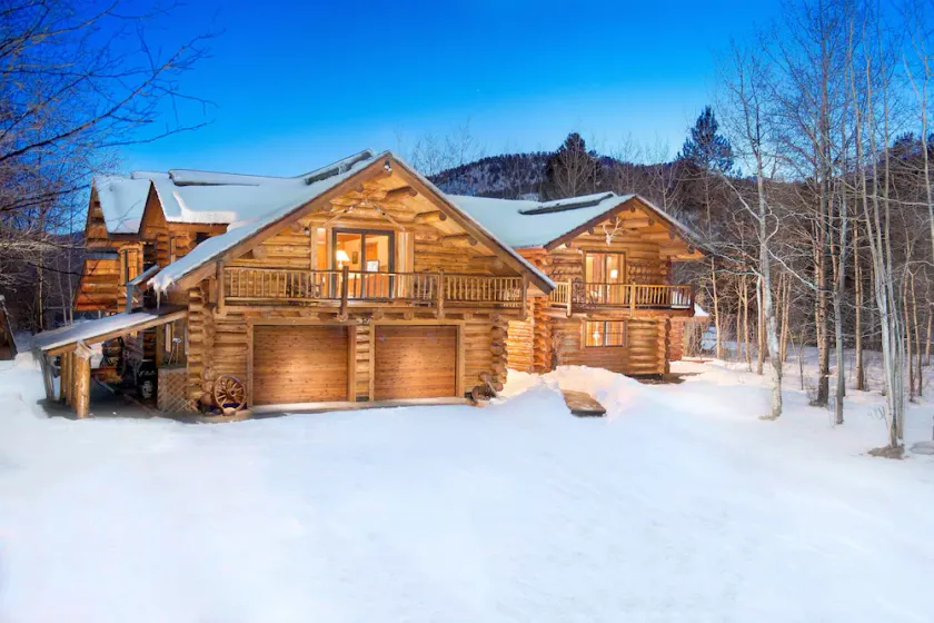Luxury Home Rental in Wilson, Wildflower Lodge - Image 1