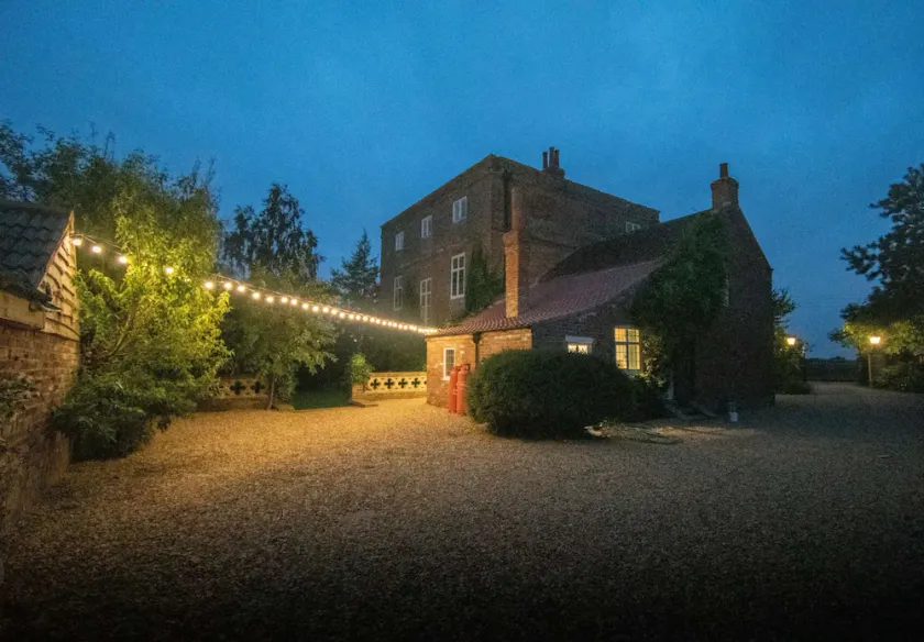 Luxury Country Manor Home for 15 - Boutique Themed rooms, Garden & Hot Tub - Image 1