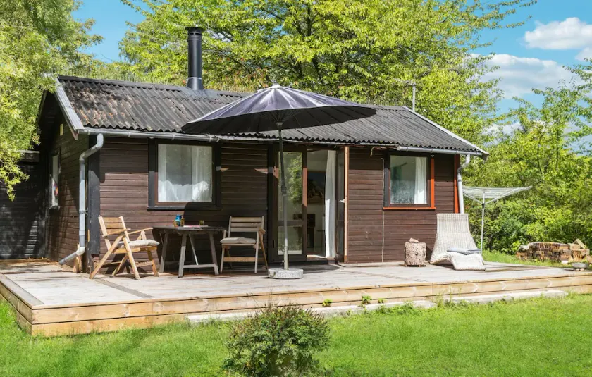 Stunning Home In Askø With Kitchen - Image 1