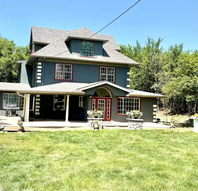 Rare find! Spacious home near wedding venues & CB/OMA. Perfect for entertaining! - Image 1