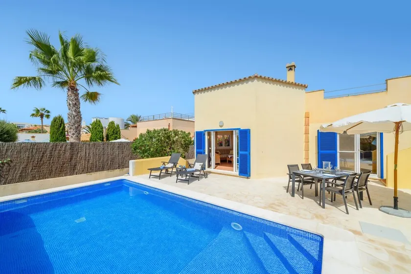  Vacation Home Casa Folara with Sea View, Pool, Wi-Fi, Terrace & Garden - Image 1