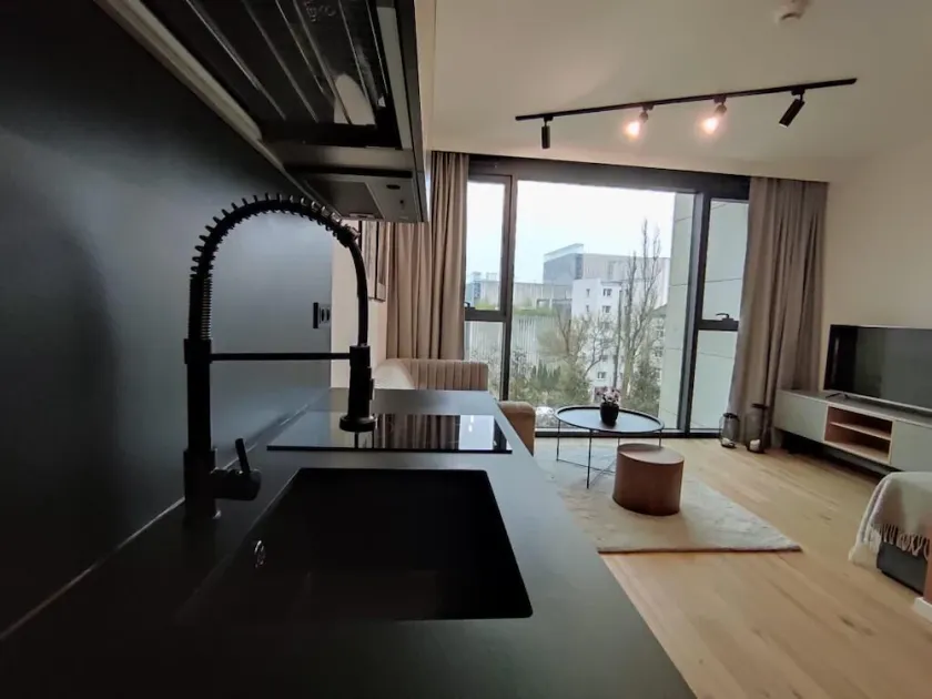 Easy Rent Apartments - Unia Art Residence 83, Basen & SPA, Centrum 24h Check-in - Image 1