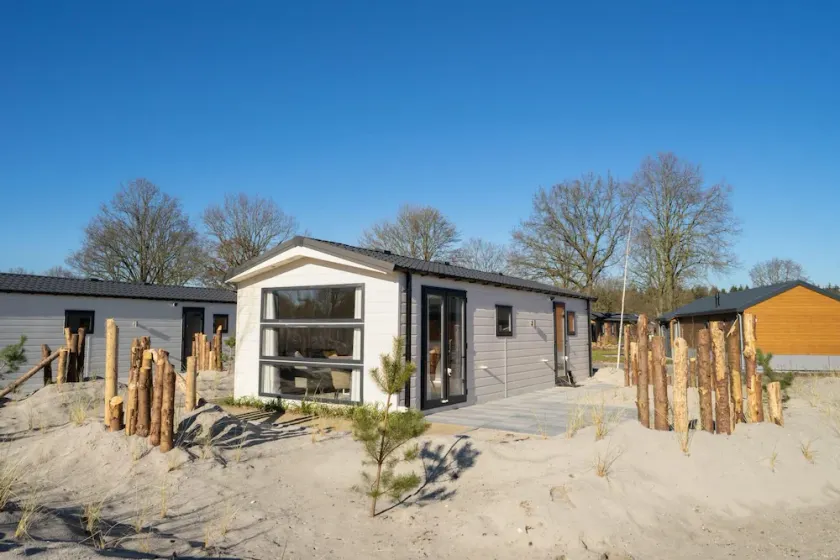Chalet with 2 bedrooms and a terrace - Image 1