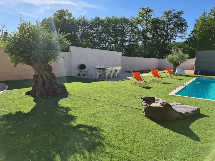 Lovely loft with private pool - Image 1