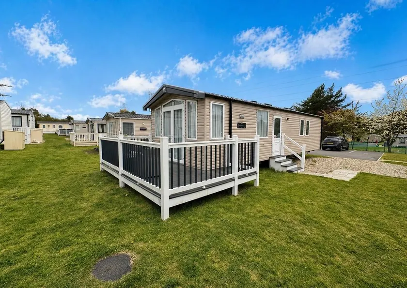 Modern Caravan At Caldecott Hall With Decking In Norfolk, Sleeps 8 Ref 91068C - Image 1