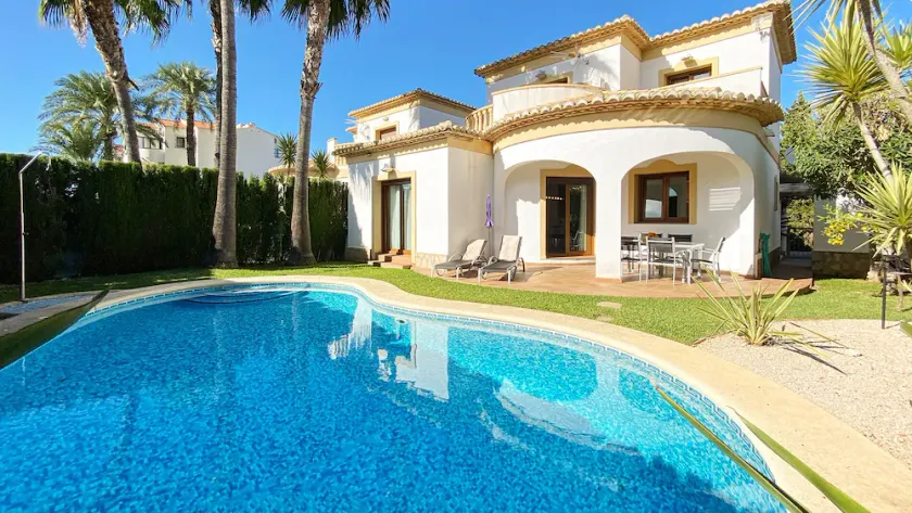 Quiet and cozy villa near the beach - Image 1
