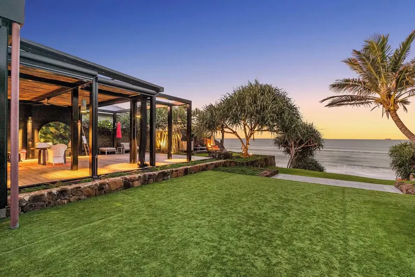 Luxury Villas Pacific House Byron Bay: Beachfront - Image 1